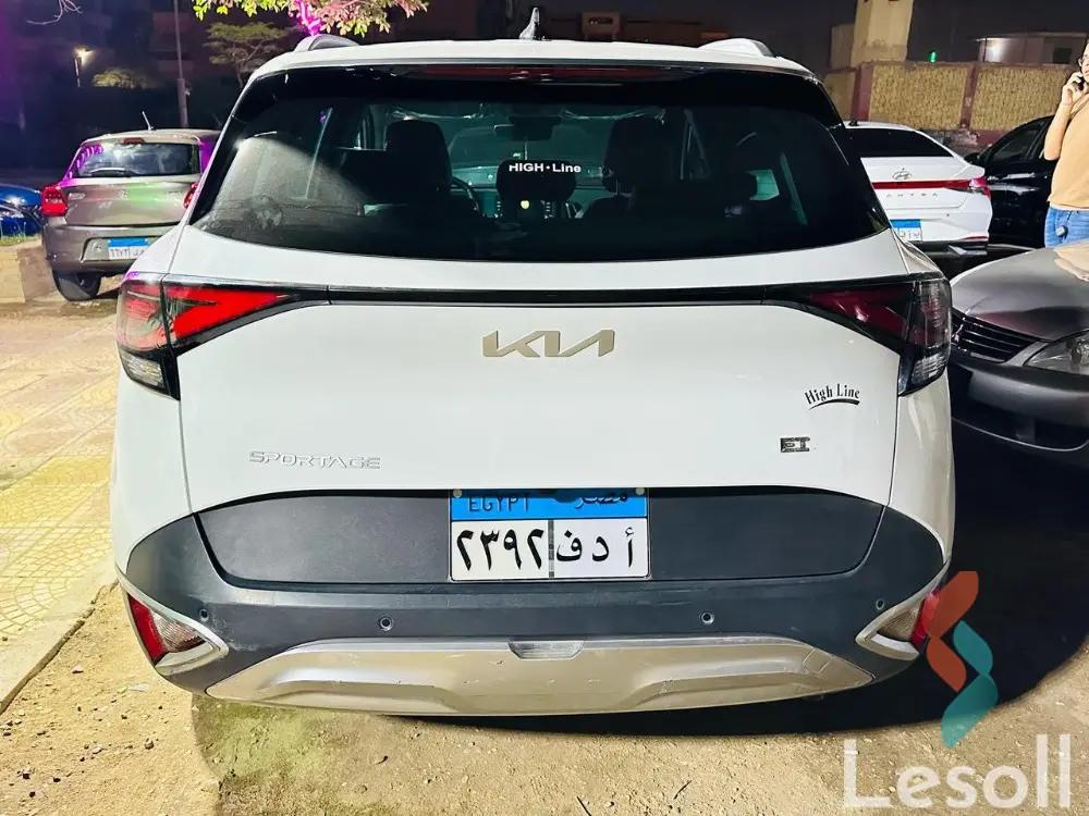 كيا سبورتاج اوتوماتك مستعملة أبيض موديل 2022 - صورة 4