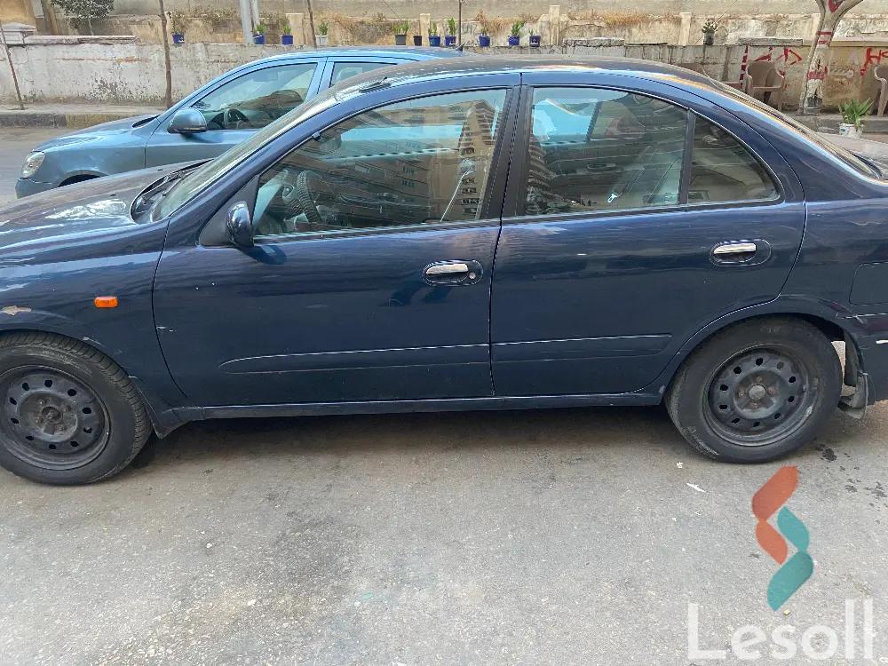 نيسان صني اوتوماتك مستعملة كحلي موديل 2010 - صورة 4