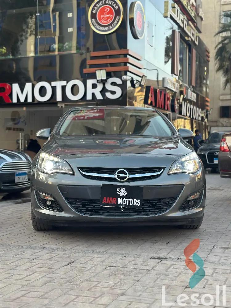 أوبل أسترا اوتوماتك مستعملة فضي موديل 2017