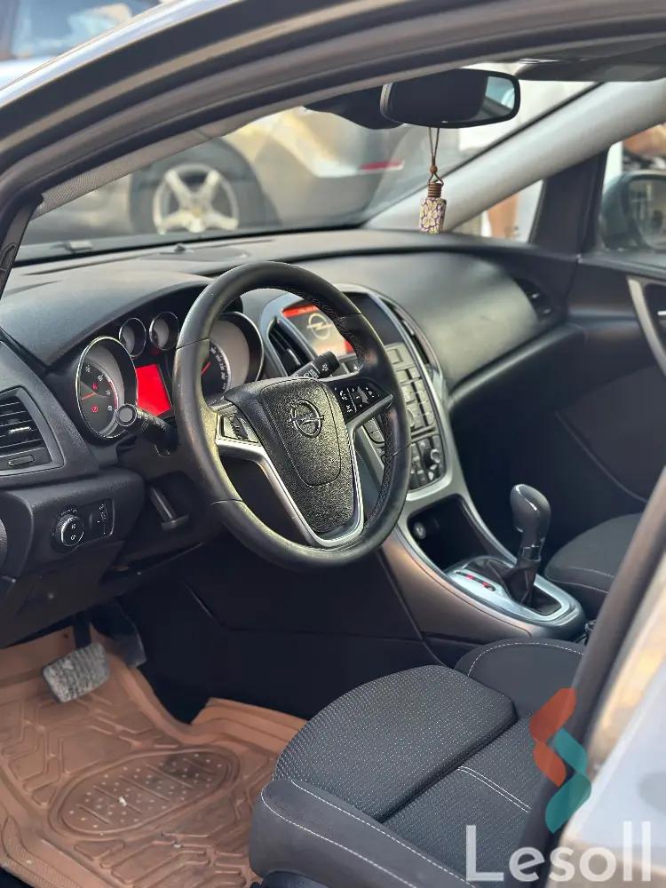 أوبل أسترا اوتوماتك مستعملة فضي موديل 2017 - كل الصور