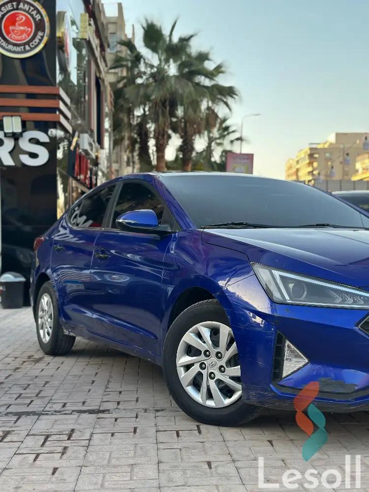 هيونداي إلنترا اوتوماتك مستعملة أزرق موديل 2021 - صورة 2