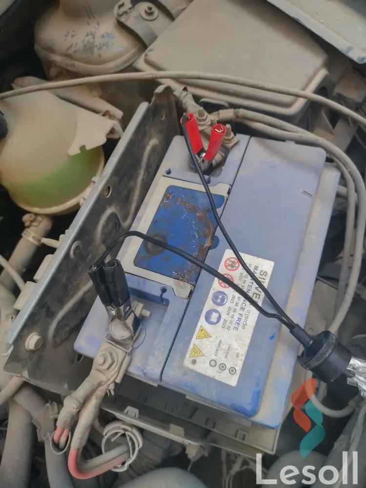 رينو لوجان مانيوال مستعملة أزرق موديل 2009 - صورة 3