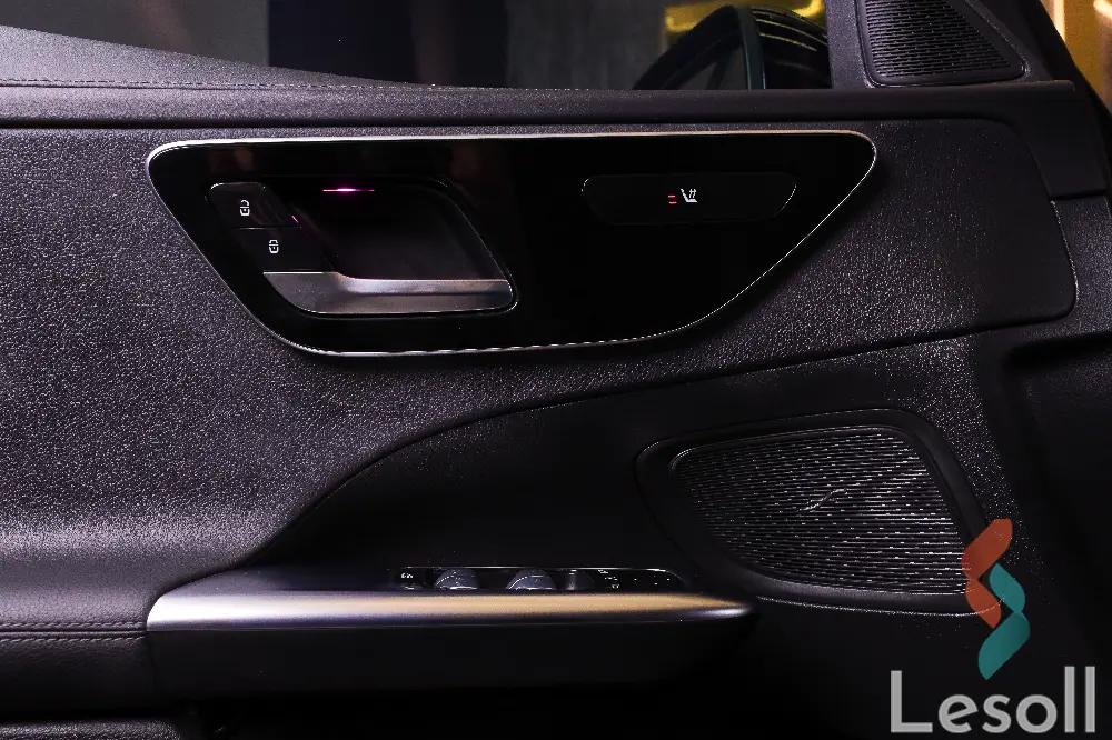 مرسيدس بنز ١٨٠ سي اوتوماتك مستعملة أسود موديل 2022 - كل الصور