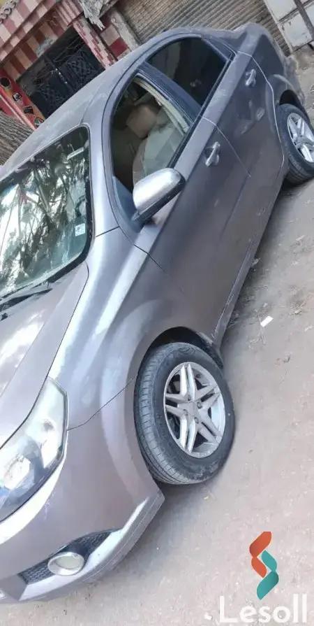 شيفروليه افيو اوتوماتك مستعملة فضي موديل 2014 - الصورة الرئيسية