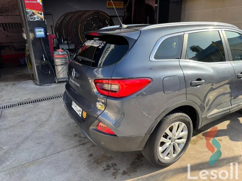 رينو كادجار اوتوماتك مستعملة أزرق موديل 2018 - صورة 2