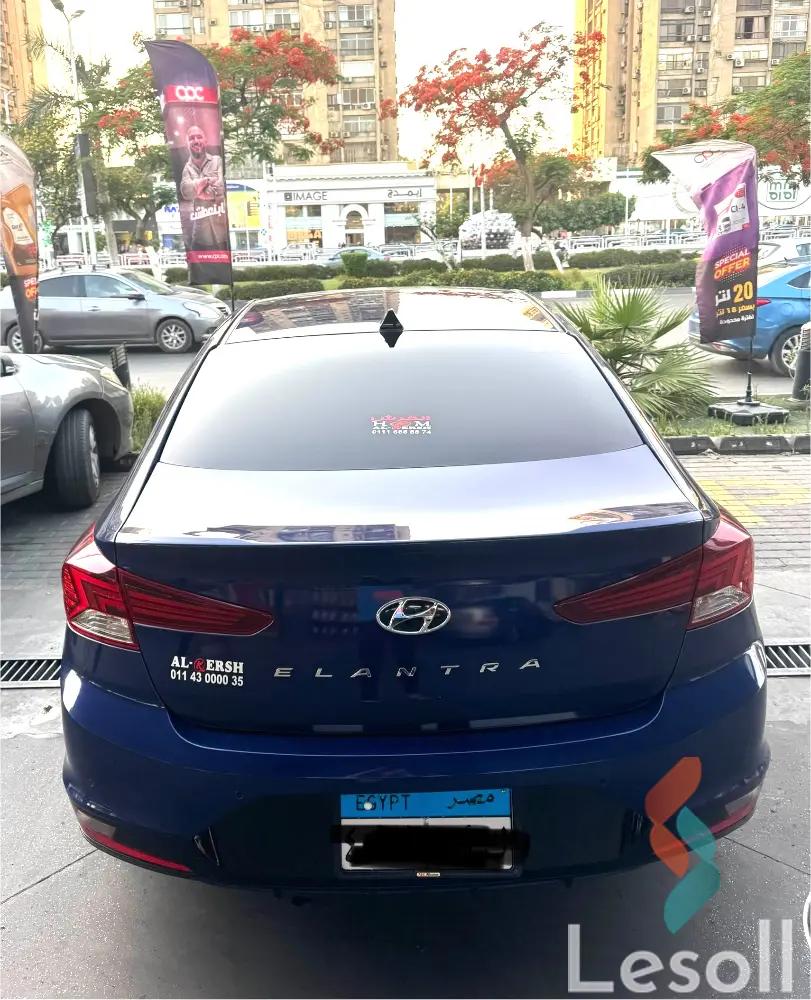 هيونداي إلنترا اوتوماتك مستعملة كحلي موديل 2025 - صورة 3