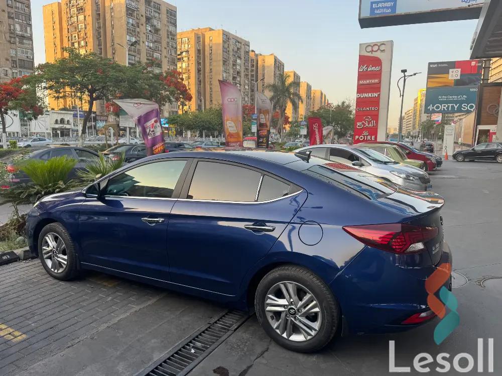 هيونداي إلنترا اوتوماتك مستعملة كحلي موديل 2025 - صورة 4
