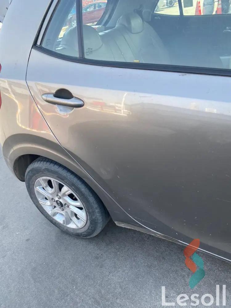 كيا بيكانتو اوتوماتك مستعملة رمادي داكن موديل 2018