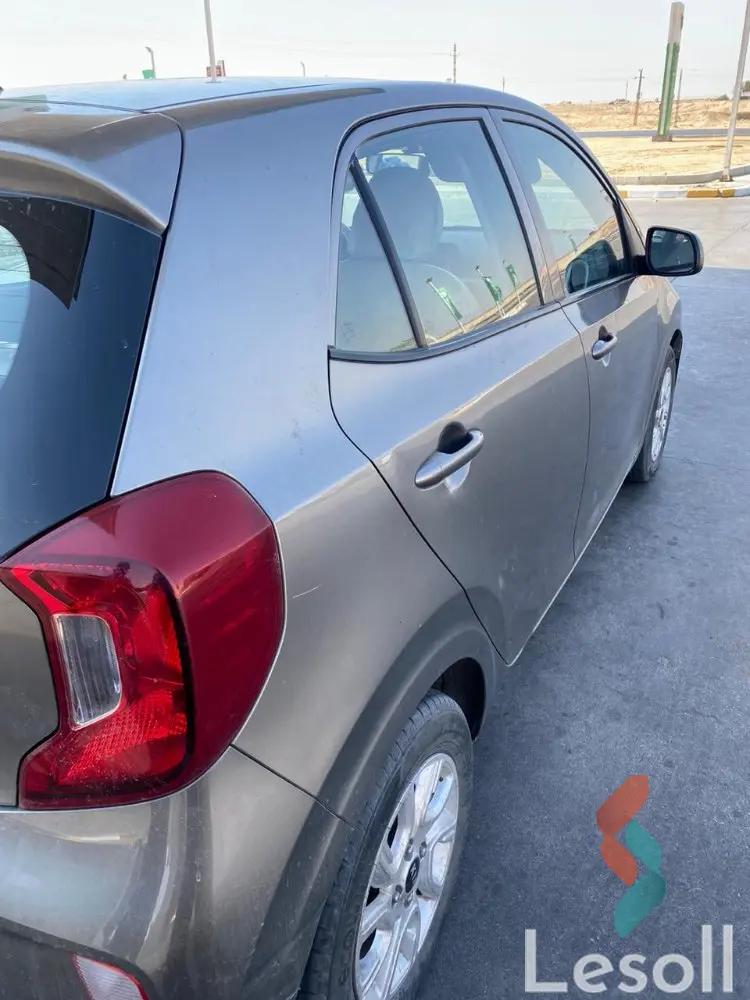 كيا بيكانتو اوتوماتك مستعملة رمادي داكن موديل 2018