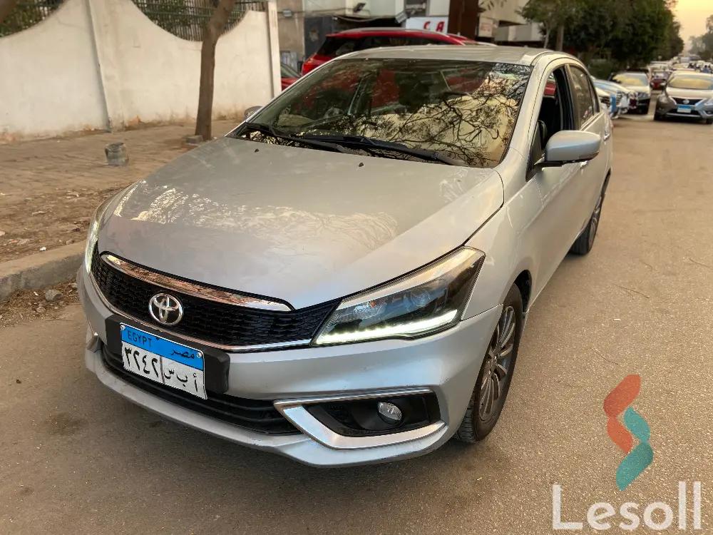 تويوتا بيلتا اوتوماتك مستعملة فضي موديل 2022 - صورة 2