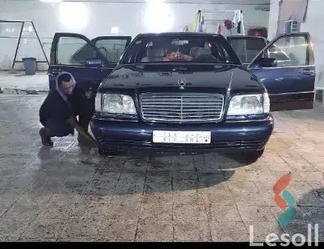 مرسيدس بنز إس كلاس اوتوماتك مستعملة كحلي موديل 1995 - صورة 2