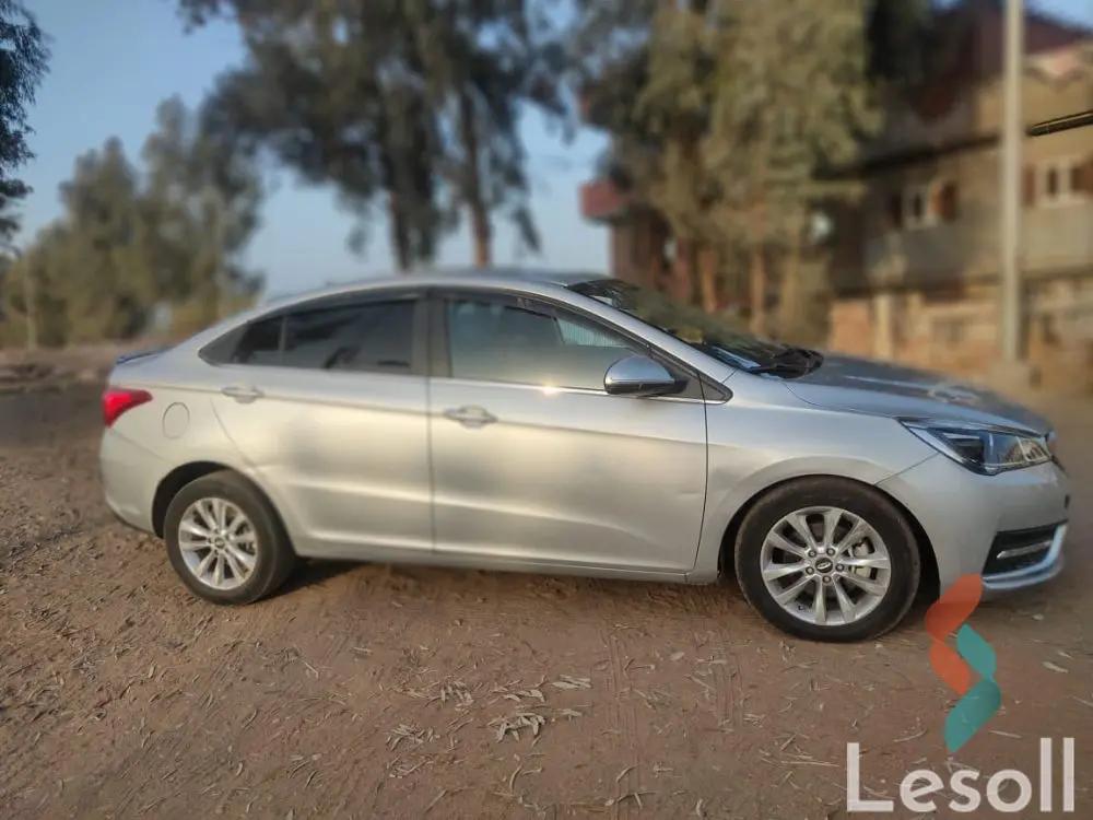 شيري أريزو 5 اوتوماتك مستعملة فضي موديل 2022 - كل الصور