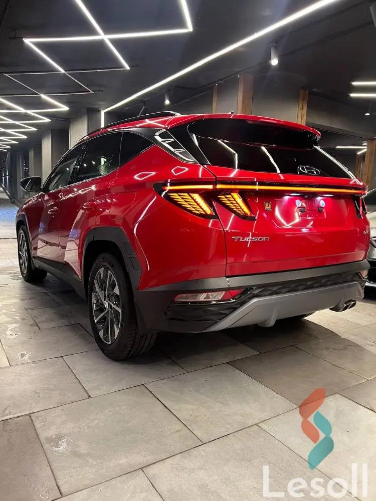 هيونداي توسان اوتوماتك مستعملة أحمر موديل 2022 - صورة 3