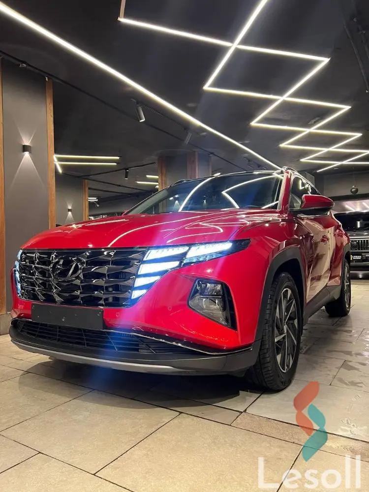 هيونداي توسان اوتوماتك مستعملة أحمر موديل 2022 - صورة 2