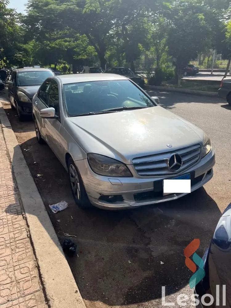 مرسيدس بنز ١٨٠ سي اوتوماتك مستعملة فضي موديل 2011