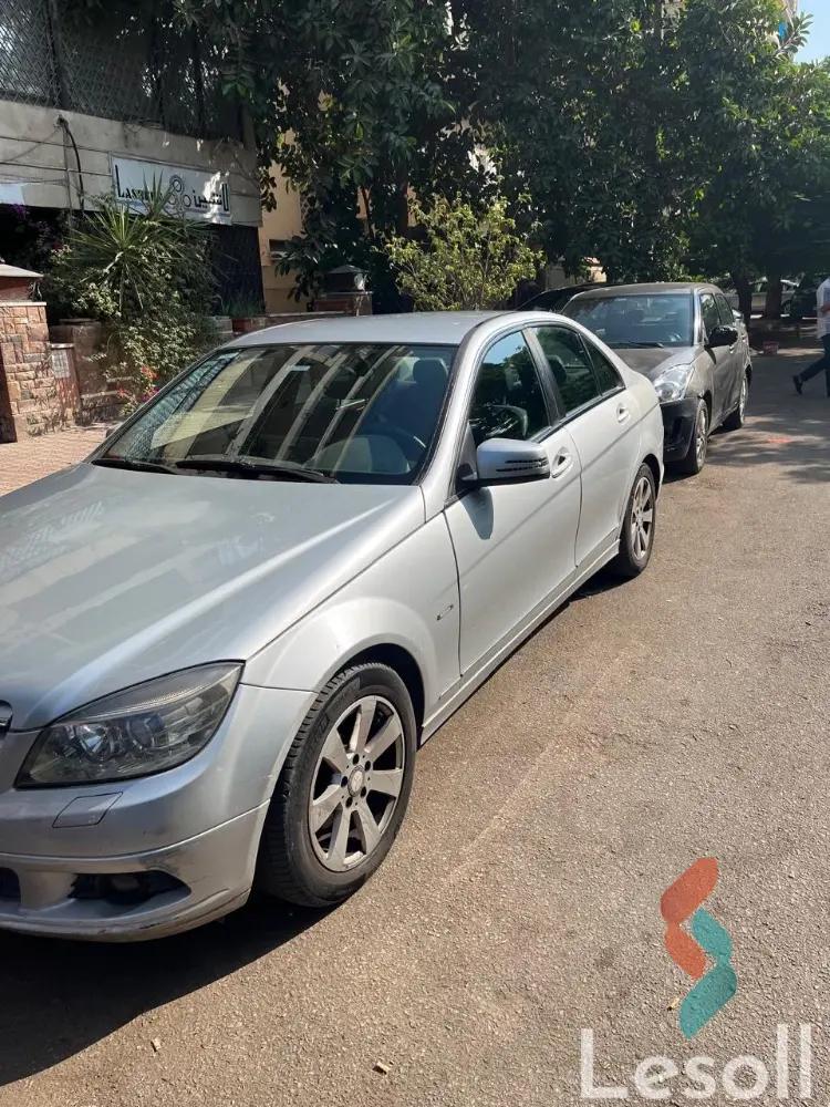 مرسيدس بنز ١٨٠ سي اوتوماتك مستعملة فضي موديل 2011