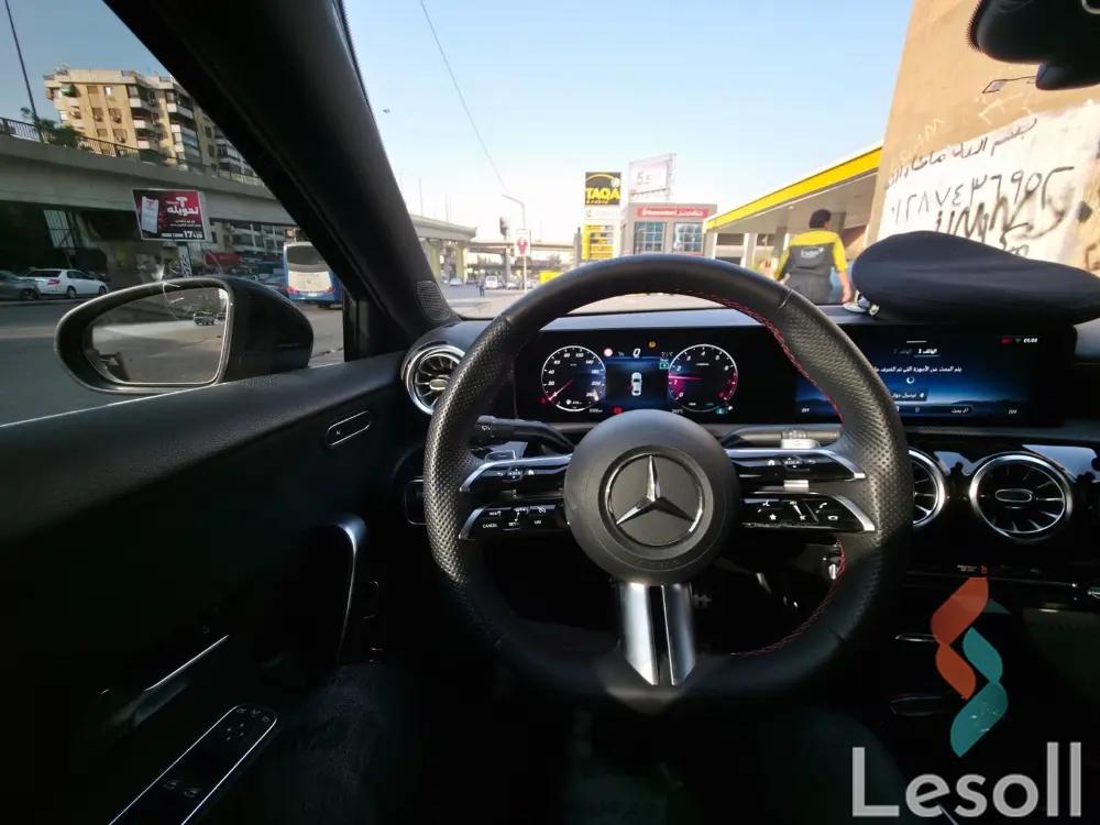 مرسيدس بنز ايه ١٨٠ اوتوماتك جديدة أسود موديل 2023