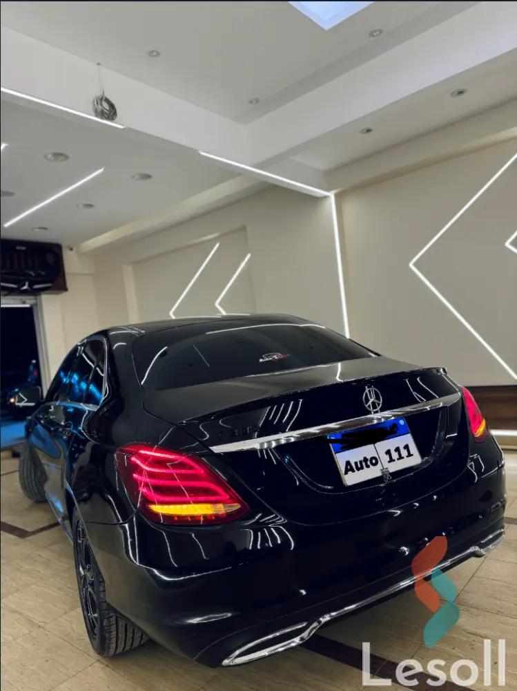 مرسيدس بنز ٣٠٠ سي اوتوماتك جديدة أسود موديل 2024 - كل الصور