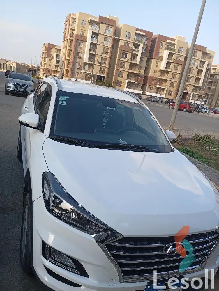 هيونداي توسان اوتوماتك مستعملة أبيض موديل 2021 - صورة 3