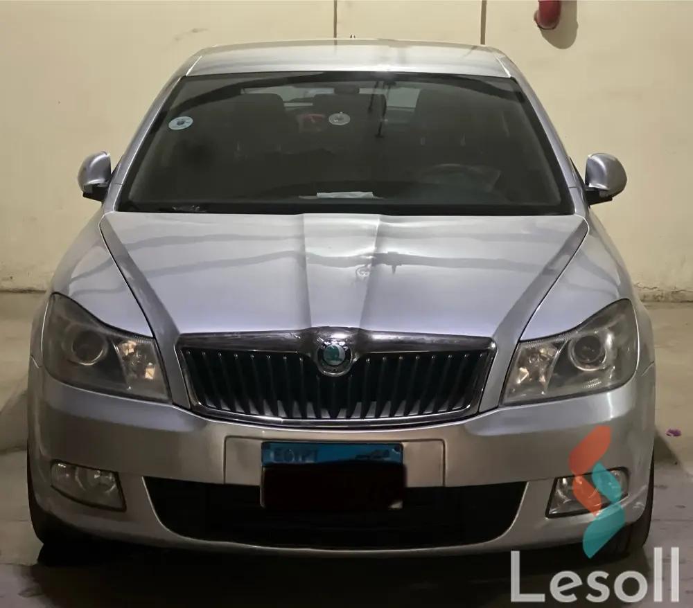 سكودا أوكتافيا اوتوماتك مستعملة فضي موديل 2012