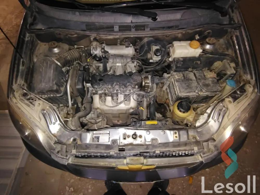 شيفروليه افيو اوتوماتك مستعملة فضي موديل 2013 - صورة 4