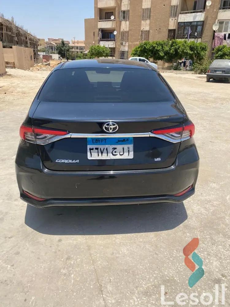 تويوتا كورولا اوتوماتك مستعملة أسود موديل 2021 - صورة 4