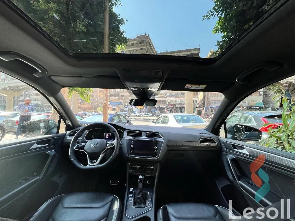 فولكس واجن تيغوان اوتوماتك مستعملة أزرق موديل 2022 - كل الصور