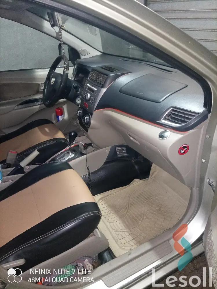 تويوتا فينزا اوتوماتك مستعملة ذهبي موديل 2013 - صورة 4