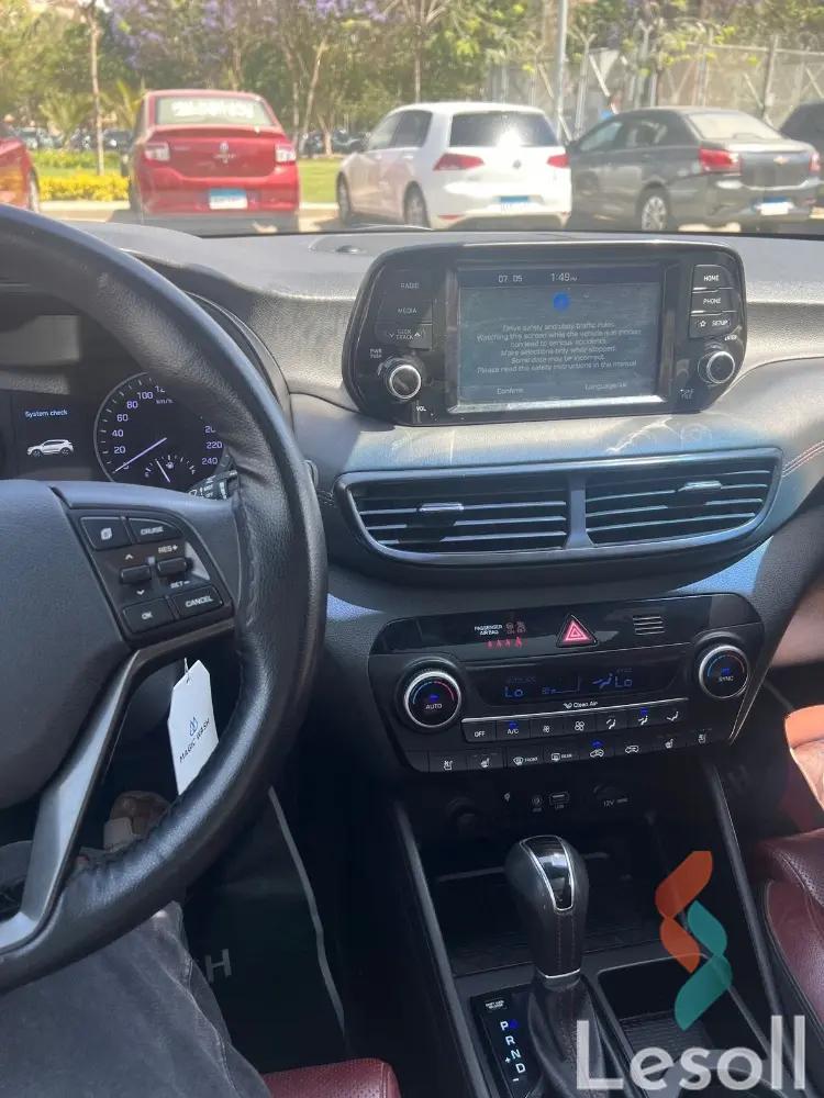 هيونداي توسان اوتوماتك مستعملة أبيض موديل 2020 - صورة 3