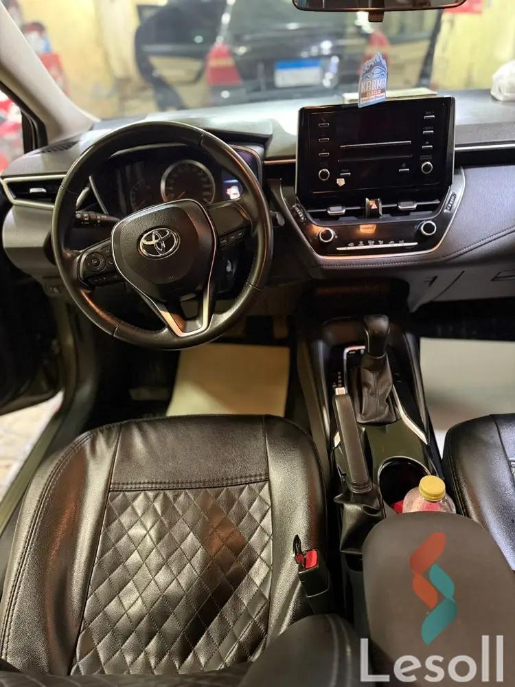 تويوتا كورولا اوتوماتك مستعملة برونزي موديل 2020 - صورة 2