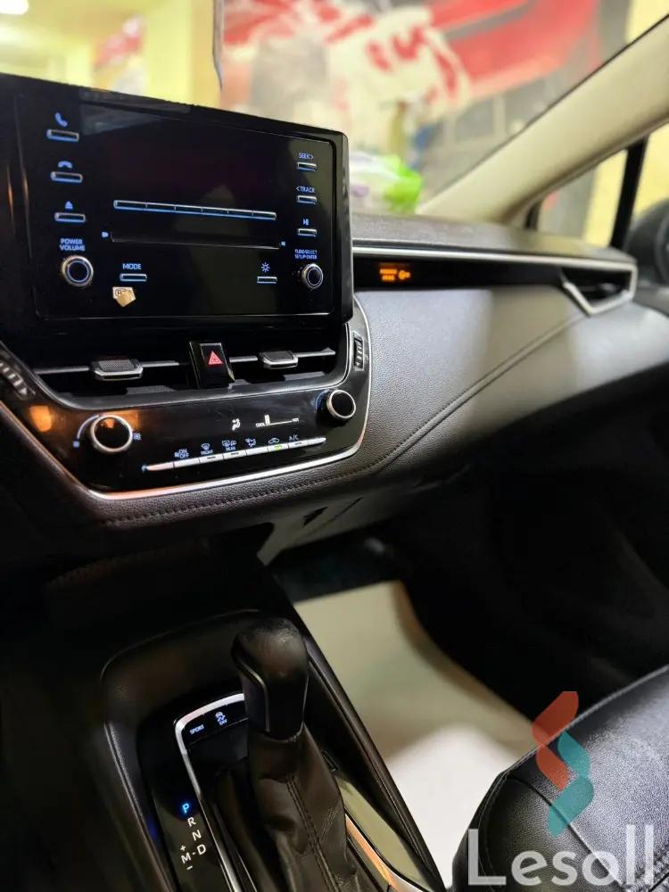 تويوتا كورولا اوتوماتك مستعملة برونزي موديل 2020 - صورة 3