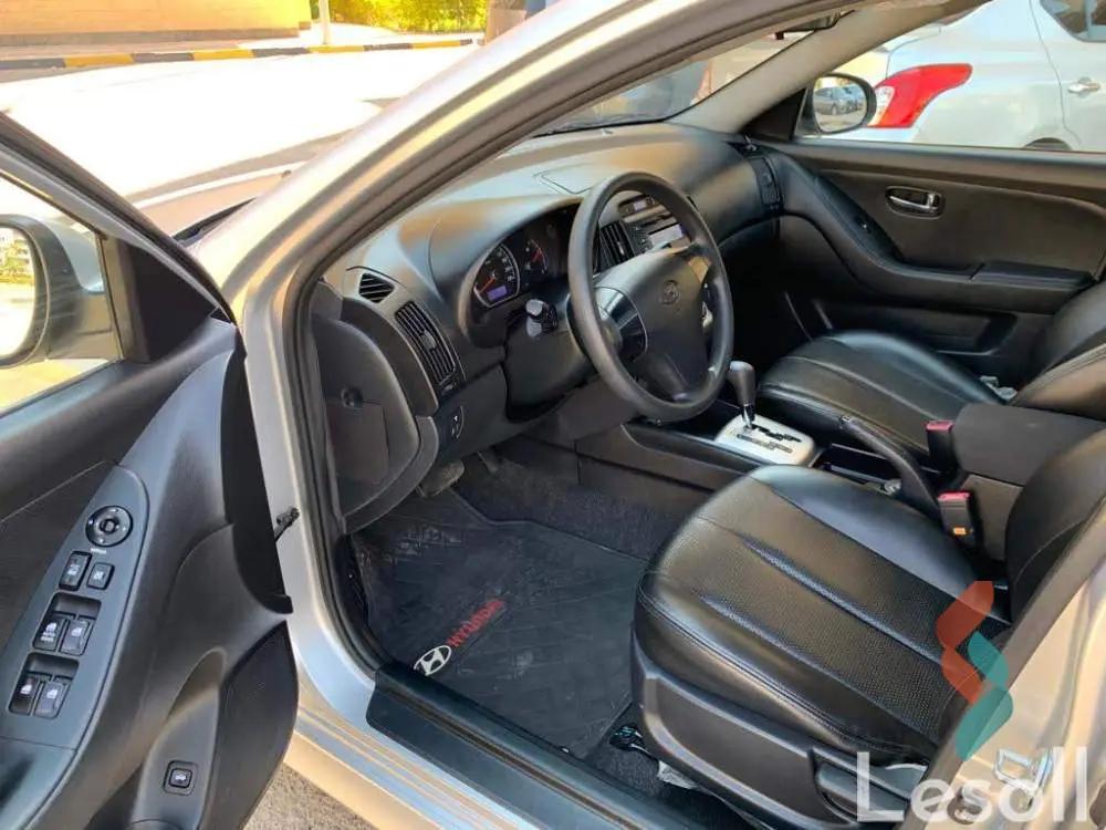 هيونداي إلنترا اوتوماتك مستعملة فضي موديل 2022 - كل الصور