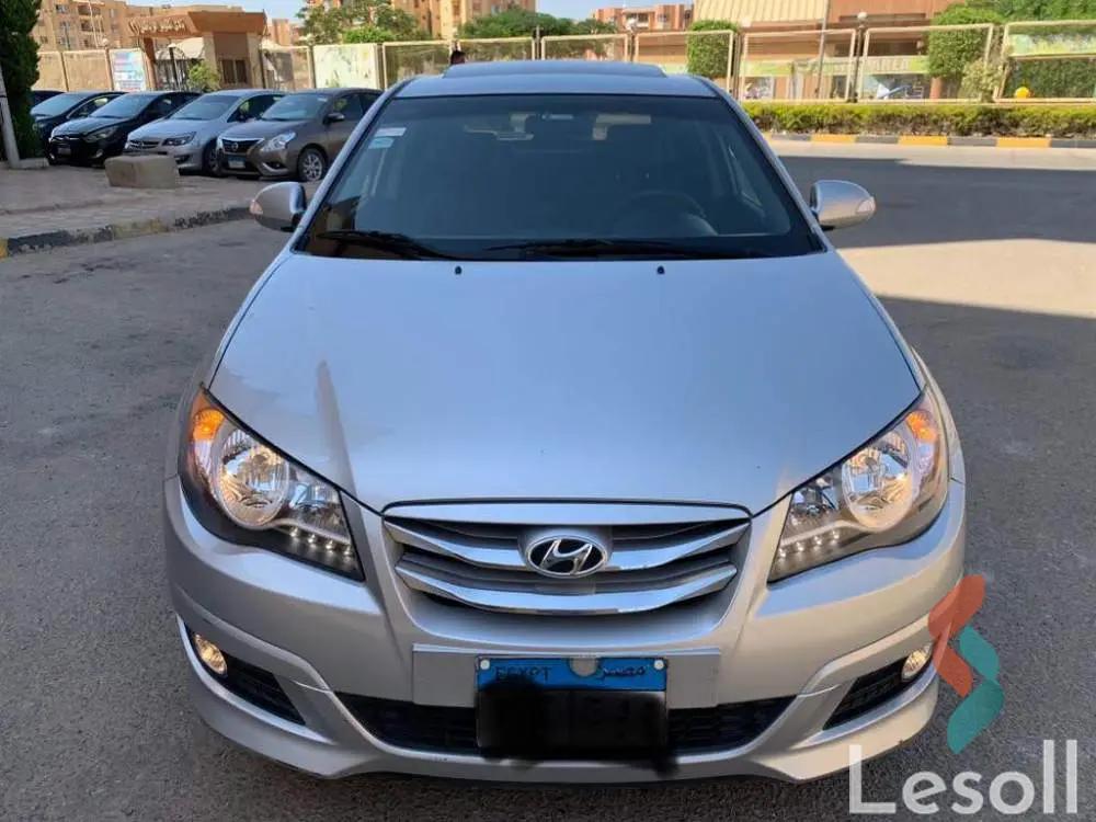 هيونداي إلنترا اوتوماتك مستعملة فضي موديل 2022 - الصورة الرئيسية