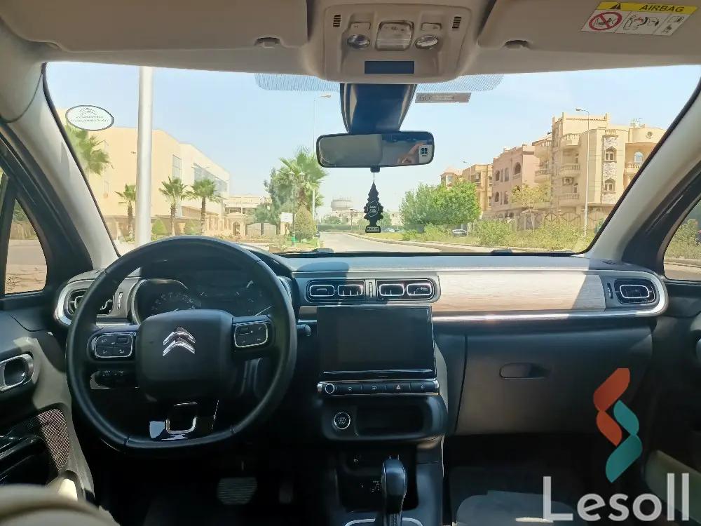 ستروين سي3 اوتوماتك مستعملة رمادي داكن موديل 2022 - كل الصور