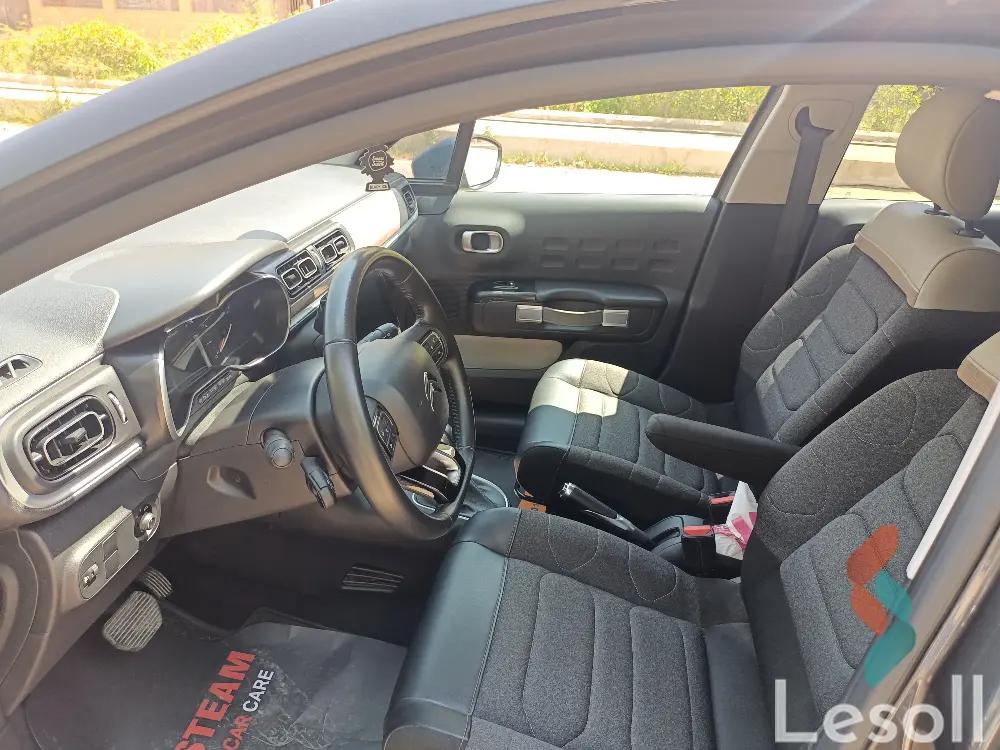 ستروين سي3 اوتوماتك مستعملة رمادي داكن موديل 2022