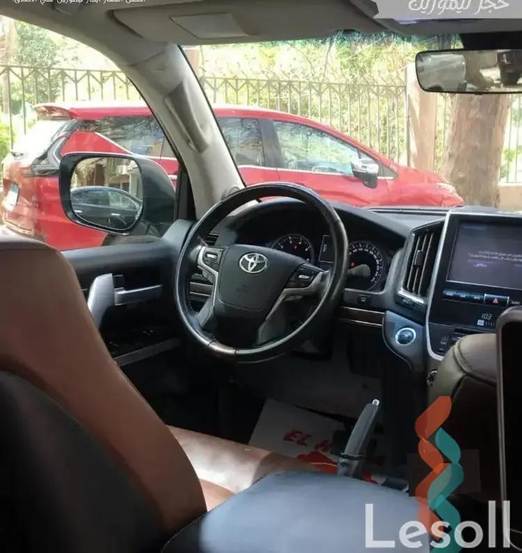 مرسيدس بنز اي ٢٠٠ اوتوماتك جديدة أسود موديل 2025