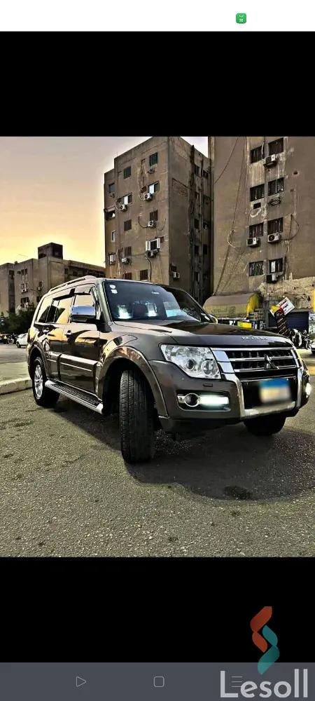 ميتسوبيشي باجيرو اوتوماتك مستعملة برونزي موديل 2016 - كل الصور