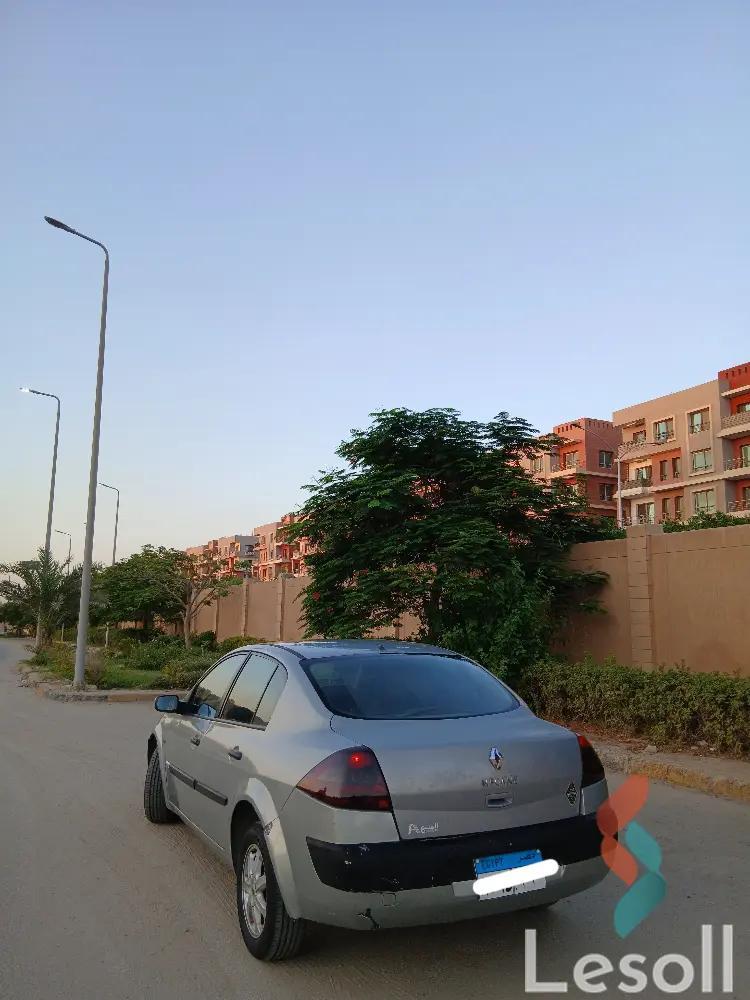 رينو ميجان اوتوماتك مستعملة فضي موديل 2006 - صورة 4