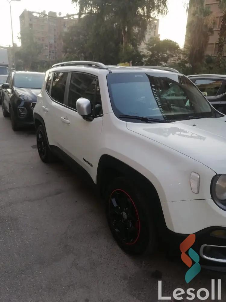 جيب رينيجيد اوتوماتك مستعملة أبيض موديل 2017