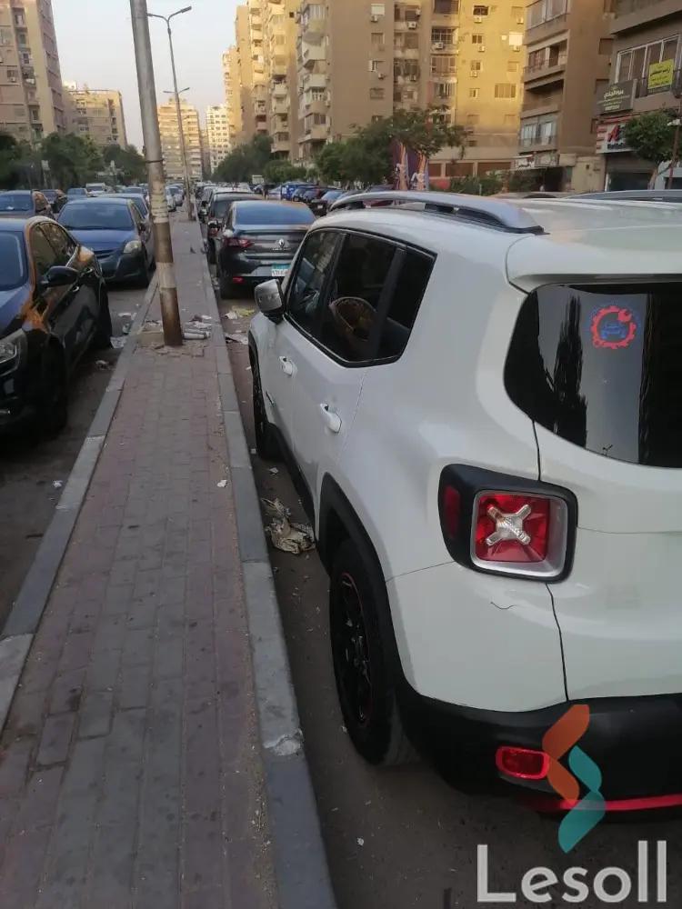 جيب رينيجيد اوتوماتك مستعملة أبيض موديل 2017