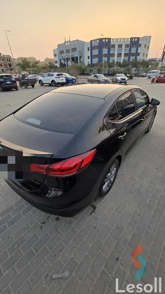 هيونداي إلنترا اوتوماتك مستعملة أسود موديل 2017 - صورة 4