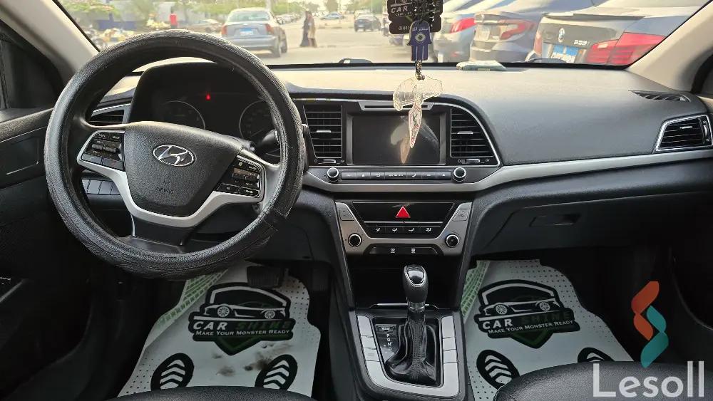 هيونداي إلنترا اوتوماتك مستعملة أسود موديل 2017 - الصورة الرئيسية