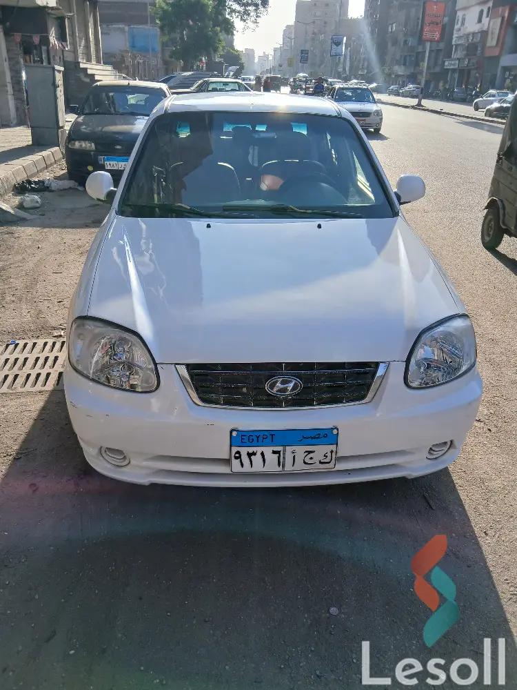 هيونداي فيرنا مانيوال مستعملة أبيض موديل 2016 - صورة 2