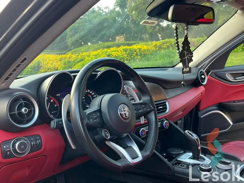 الفا روميو ألفا روميو جوليا اوتوماتك جديدة رمادي داكن موديل 2021 - كل الصور