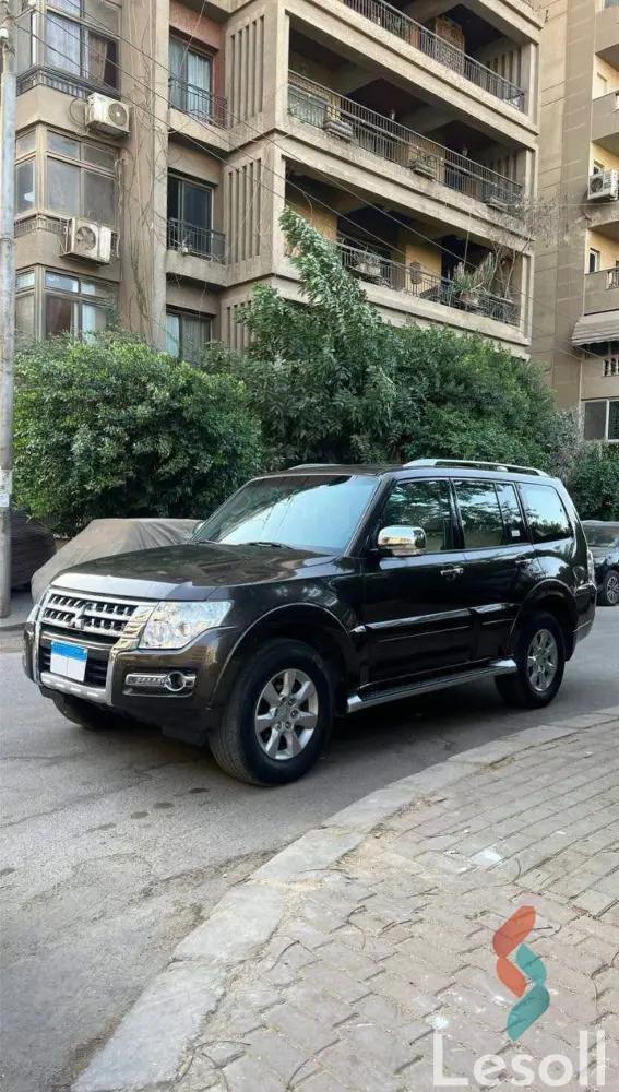 ميتسوبيشي باجيرو اوتوماتك مستعملة أسود موديل 2021