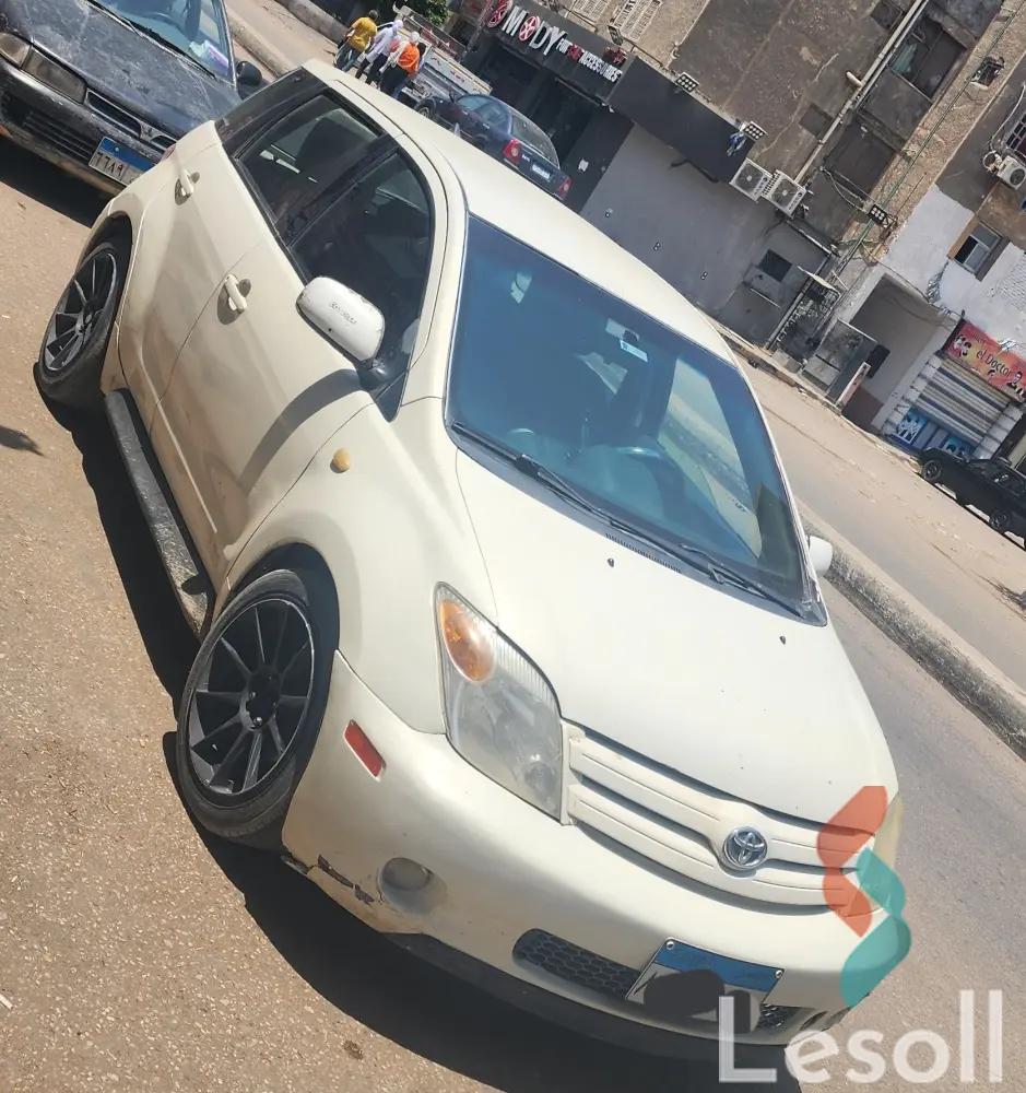 تويوتا كورولاهاتشباك اوتوماتك مستعملة أبيض موديل 2005