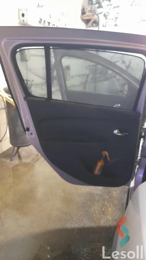 رينو سانديرو مانيوال مستعملة فضي موديل 2015 - صورة 4