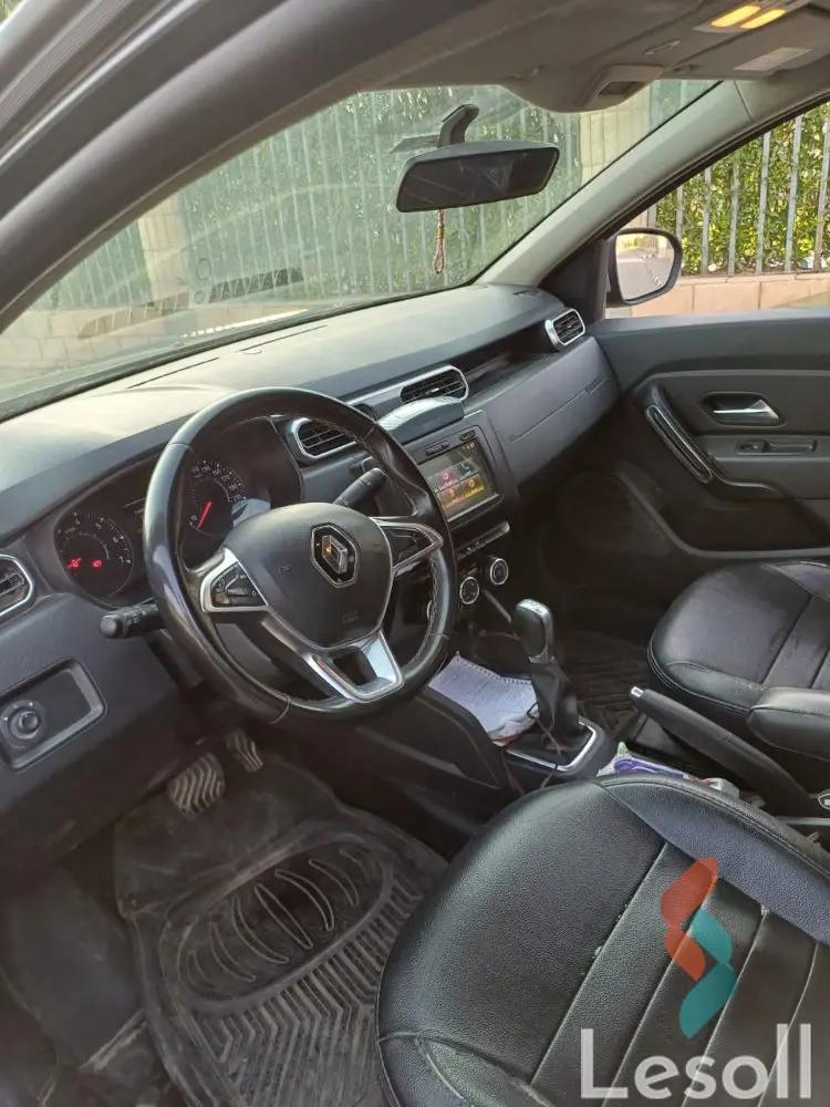 رينو دستر اوتوماتك مستعملة رمادي داكن موديل 2020