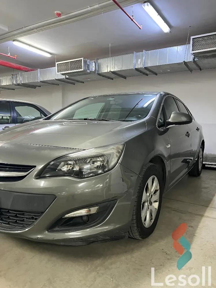 أوبل أسترا اوتوماتك مستعملة رمادي داكن موديل 2020