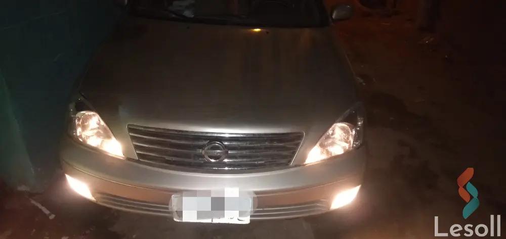 نيسان صني اوتوماتك مستعملة ذهبي موديل 2012